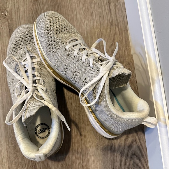 APL TechLoom Pro Running Shoe - Picture 4 of 9